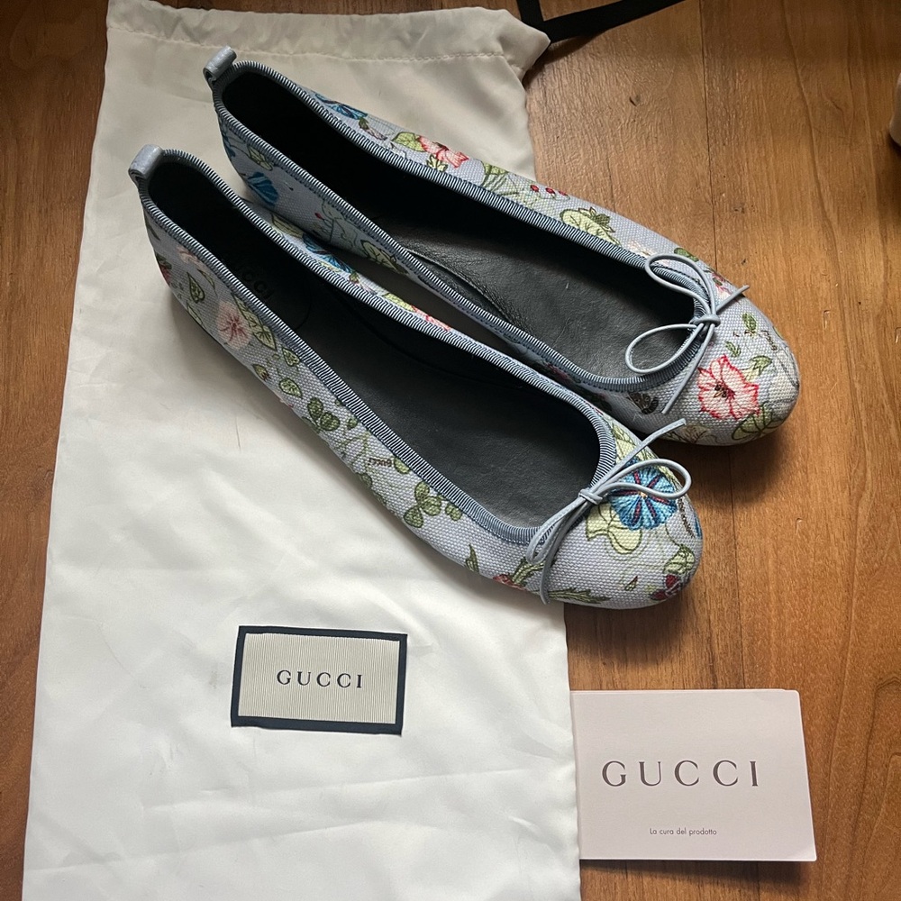 Gucci Baby Blue Floral Flats